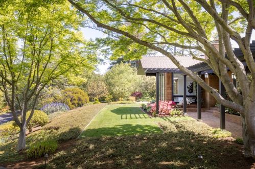 905 Mockingbird Ln, Palo Alto, CA 94306-3719