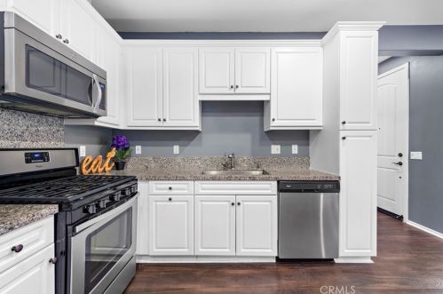 565 Casita St, Anaheim CA  92805-4748 exterior