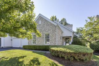 1122 Sanctuary Pl, Columbus, OH 43230-8409