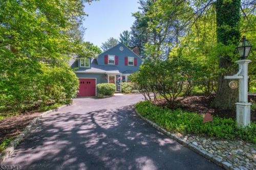 20 Dogwood Dr, Town Center, NJ 07052-1019