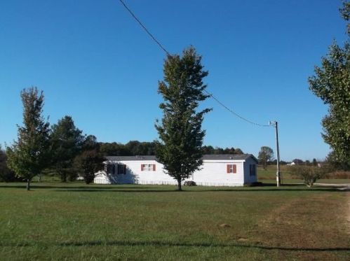 7271 Union Camp Rd, Lafayette, TN 37083-3722