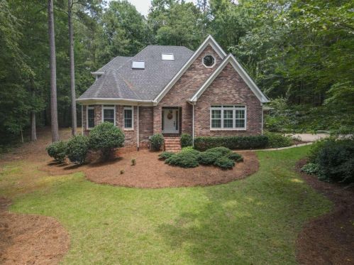 206 Village Dr, Lagrange, GA 30240-8831