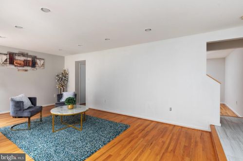 11098 Saffold Way, Herndon, VA 20190-3816