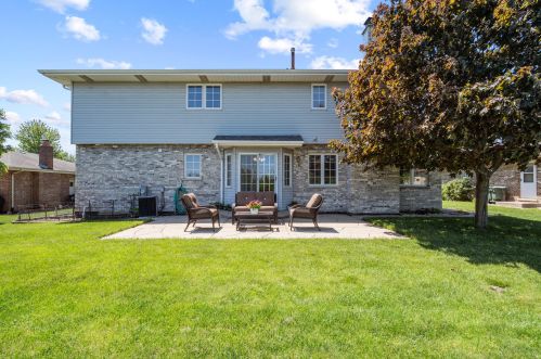 8207 169th St, Tinley Park, IL 60477-2308