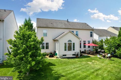 202 Princess Caroline Ct, Edinburg, VA 22824-9403