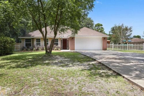 470 Mallard Pointe Dr, Woodbine, GA 31569-3714