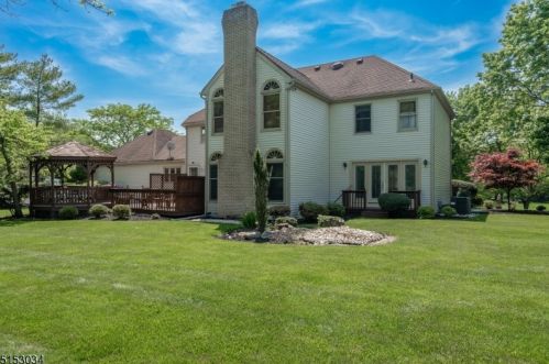24 Covered Bridge Rd, Branchburg, NJ 08853-4139