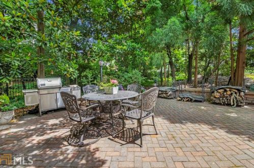 150 Beverly Rd, Atlanta GA  30309-2656 exterior