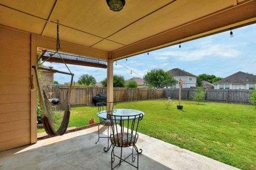 1265 Twin Estates Dr, Uhland TX 78640 exterior