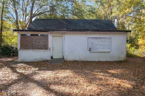 77 Cole St, Newnan, GA 30263-1959