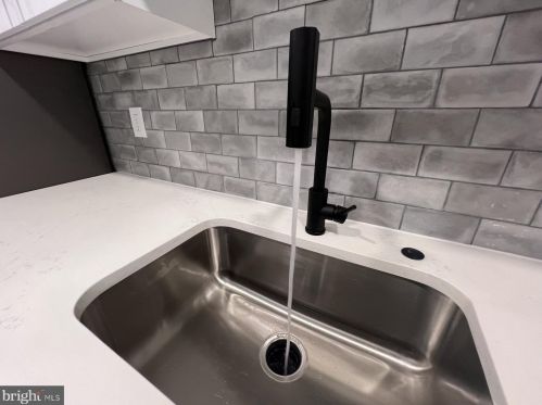 4950 19th St, Philadelphia PA  19112-0017 exterior