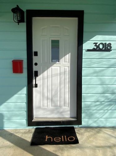 3018 12th St, Austin, TX 78702-2502