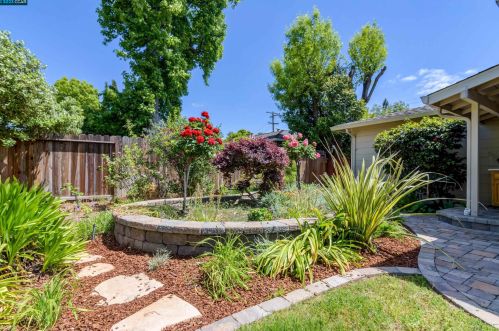 3381 El Monte Dr, Concord CA  94519-2806 exterior