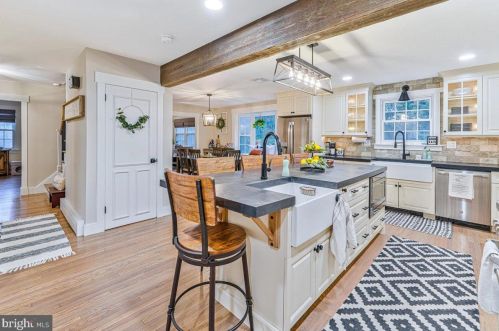 27 Lochatong Rd, Trenton NJ 08628-1608 exterior