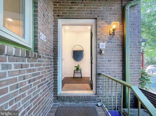 637 Lombard St, Philadelphia PA  19147-1416 exterior