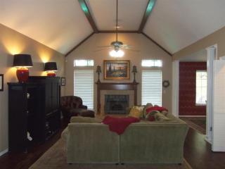 3708 Shadowridge Dr, Norman, OK 73072-5306