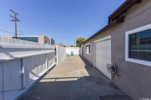 1060 220th St, Torrance CA  90502-2204 exterior