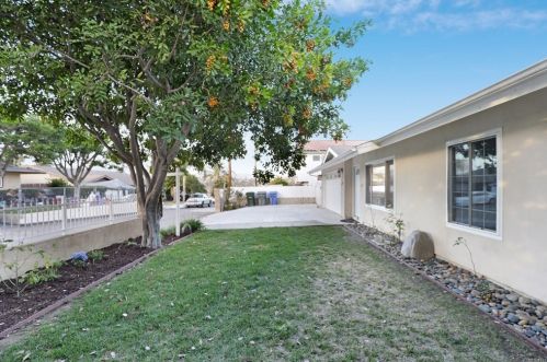 338 Plaza De Benito Juarez, Vista CA  92083-3549 exterior