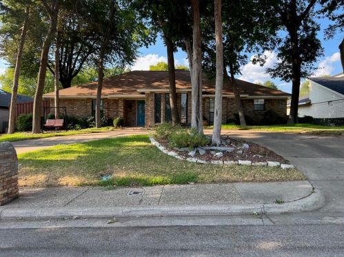 327 Meadowlark Ln, Duncanville, TX 75137-3114