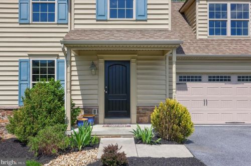 13 Garland Ln, Ephrata, PA 17522-9805