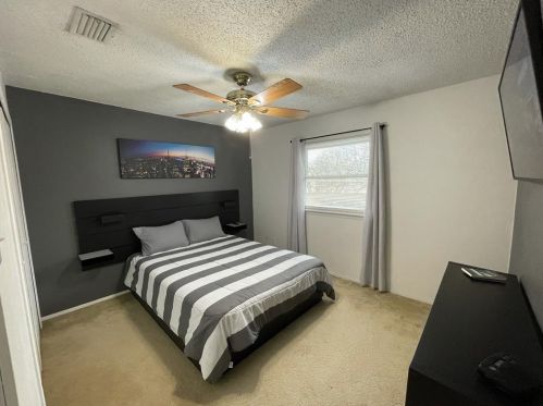 2067 Clubview Dr, Carrollton TX 75006-1746 exterior