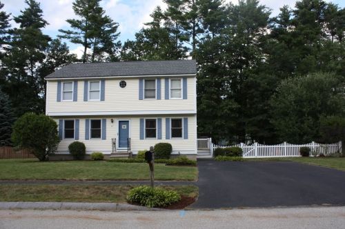 12 Heidi Ln, Nashua, NH 03062-1375