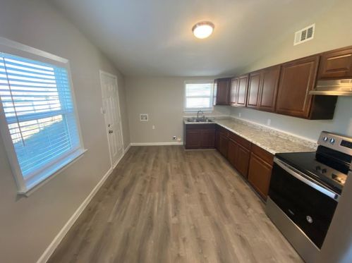 615 Miller Rd, Garland TX  75041-2025 exterior