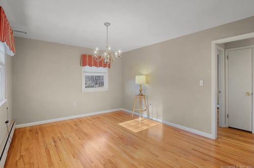 54 Saginaw St, Wapping CT  06074-2122 exterior