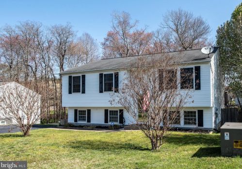 8011 Blossom Wood Ct, Fredericksburg, VA 22407-7320