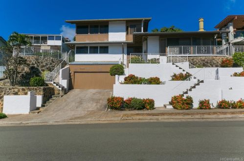 1629 Ihiloa Loop, Honolulu HI  96821-1319 exterior
