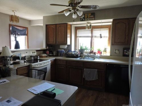 203 Sand Stone Dr, Wapping, CT 06074-2874