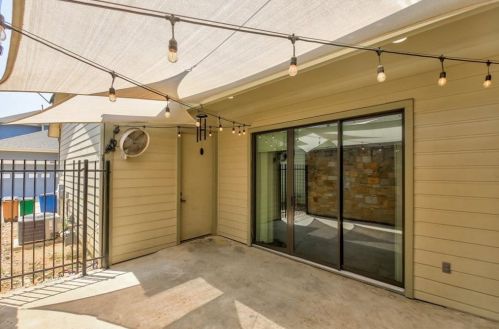4516 Berkman Dr, Austin TX  78723-1217 exterior