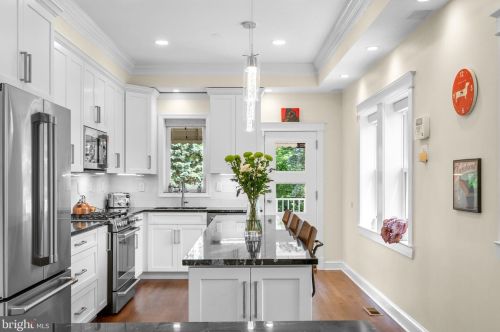 8409 Grove St, Silver Spring MD 20910-4761 exterior