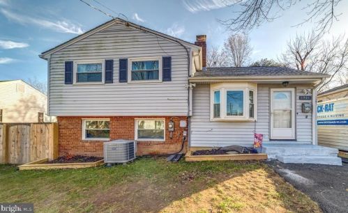 1501 Hylton Ave, Woodbridge, VA 22191-1627