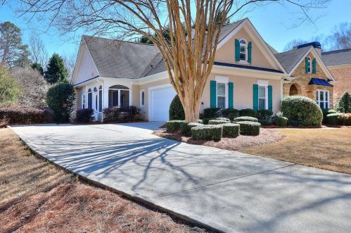 802 Lakeglen Dr, Suwanee, GA 30024-3464