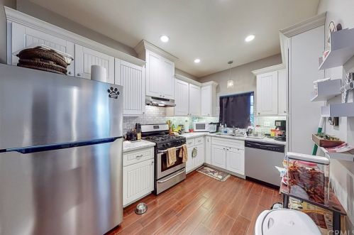 530 West St, Anaheim CA  92801-4707 exterior