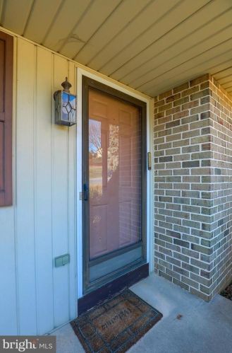 154 Amsterdam Rd, Lancaster PA  17603-9719 exterior