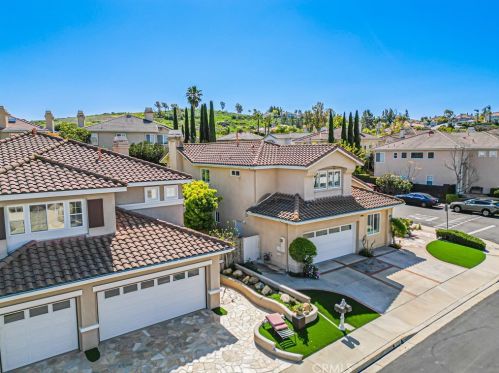 32 Trinity, Irvine CA  92612-3271 exterior