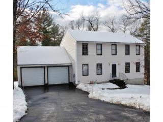 35 Royal Ln, Londonderry, NH 03053-2502