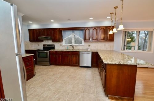 7 Sunnyhill Rd, Dover NJ  07801-3715 exterior