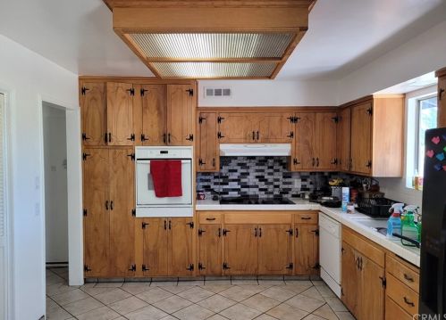 1530 Fairway Dr, Lake Nacimiento, CA 93446-3407