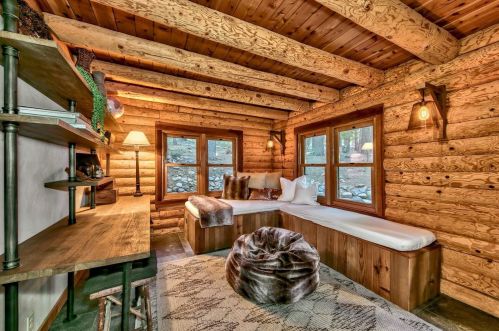 11415 Sitzmark Way, Truckee CA  96161-6163 exterior