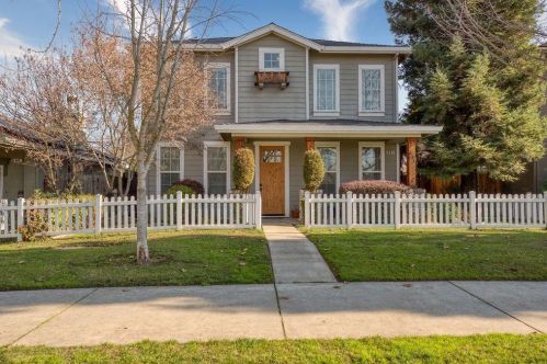 631 Valley View Dr, Valley Home, CA 95361-2766