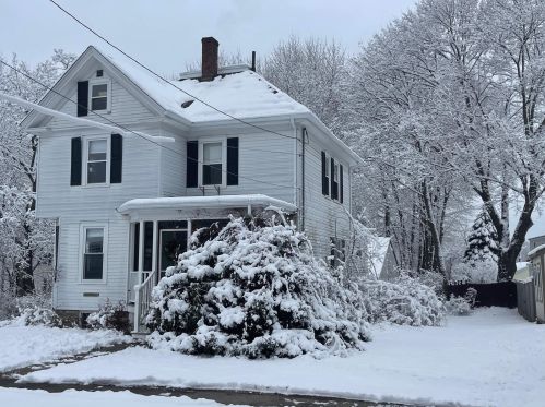 138 Mount Vernon St, Dover, NH 03820-2729