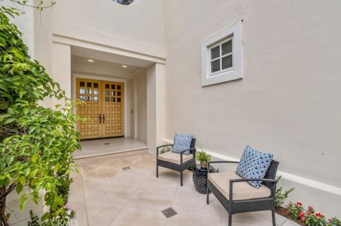 1 Charlotte, Irvine CA  92603-3448 exterior