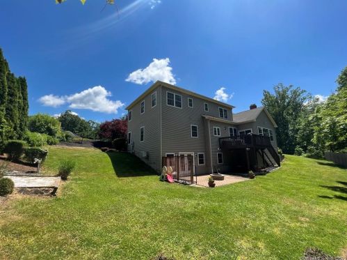 270 Budding Rdg, Southington CT  06489-4226 exterior