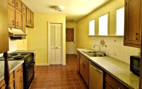 2570 Lk Capri Dr, Conyers GA  30012-2925 exterior