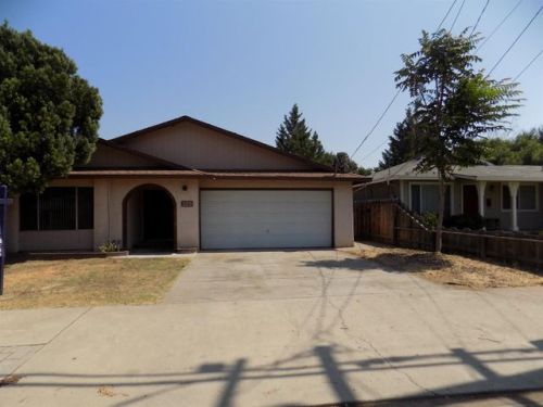 539 1st Ave, Valley Home, CA 95361-3054