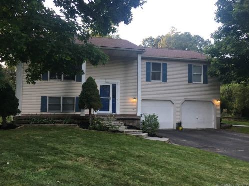 48 Yorkshire Ln, Windsor CT  06095-2063 exterior