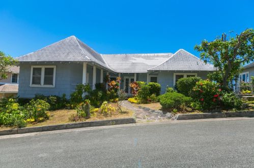 2021 Kakela Dr, Honolulu HI  96822-2158 exterior